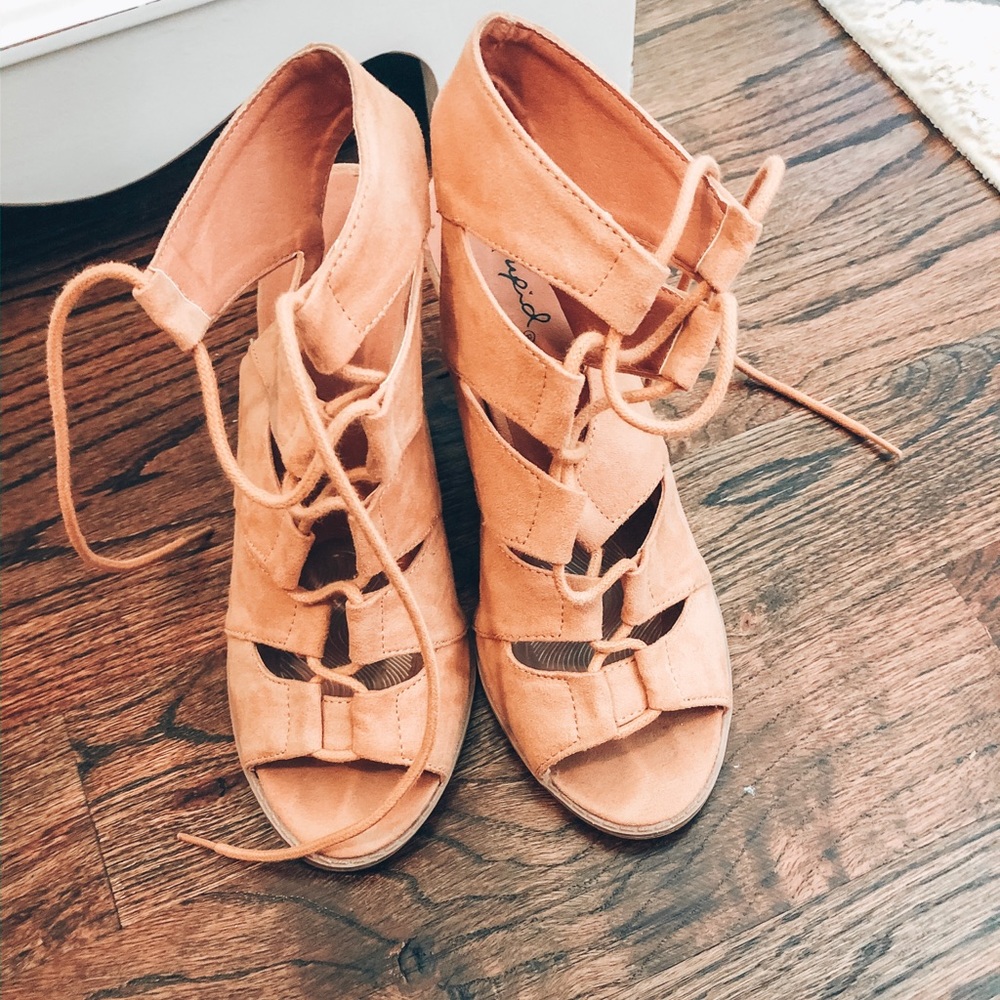 boutique lace up heels!